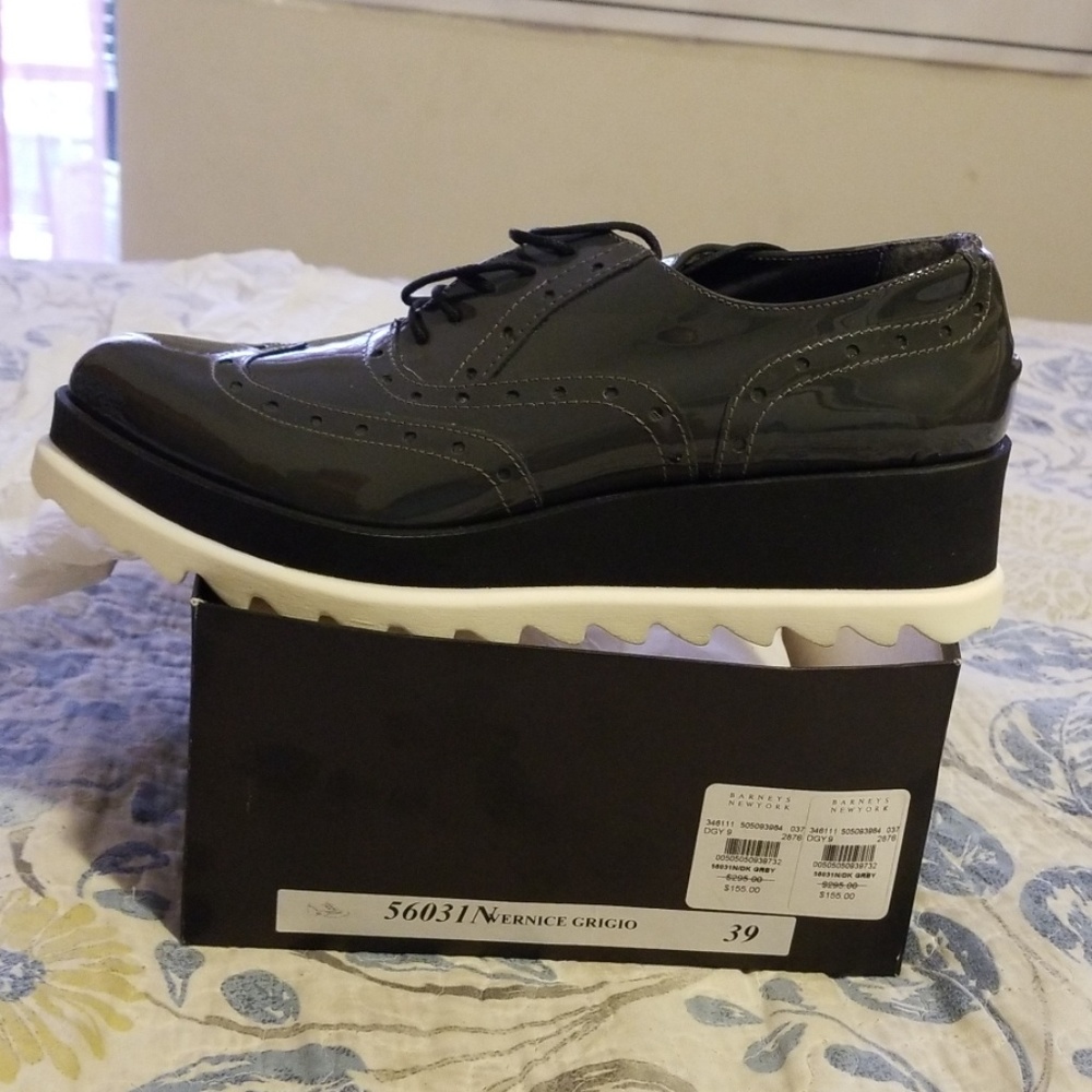Women shoes